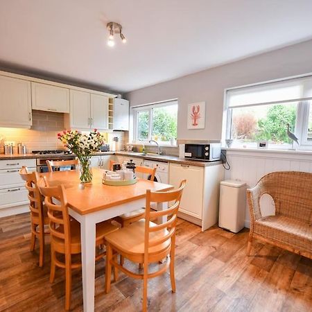 3 Bedroom Townhouse Right On The Harbour Isle of Whithorn Экстерьер фото